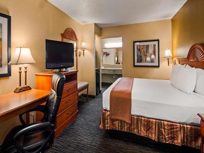 Quality Inn & Suites Dallas-Cityplace Exterior photo