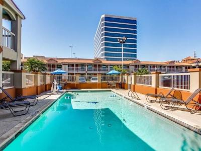 Quality Inn & Suites Dallas-Cityplace Exterior photo