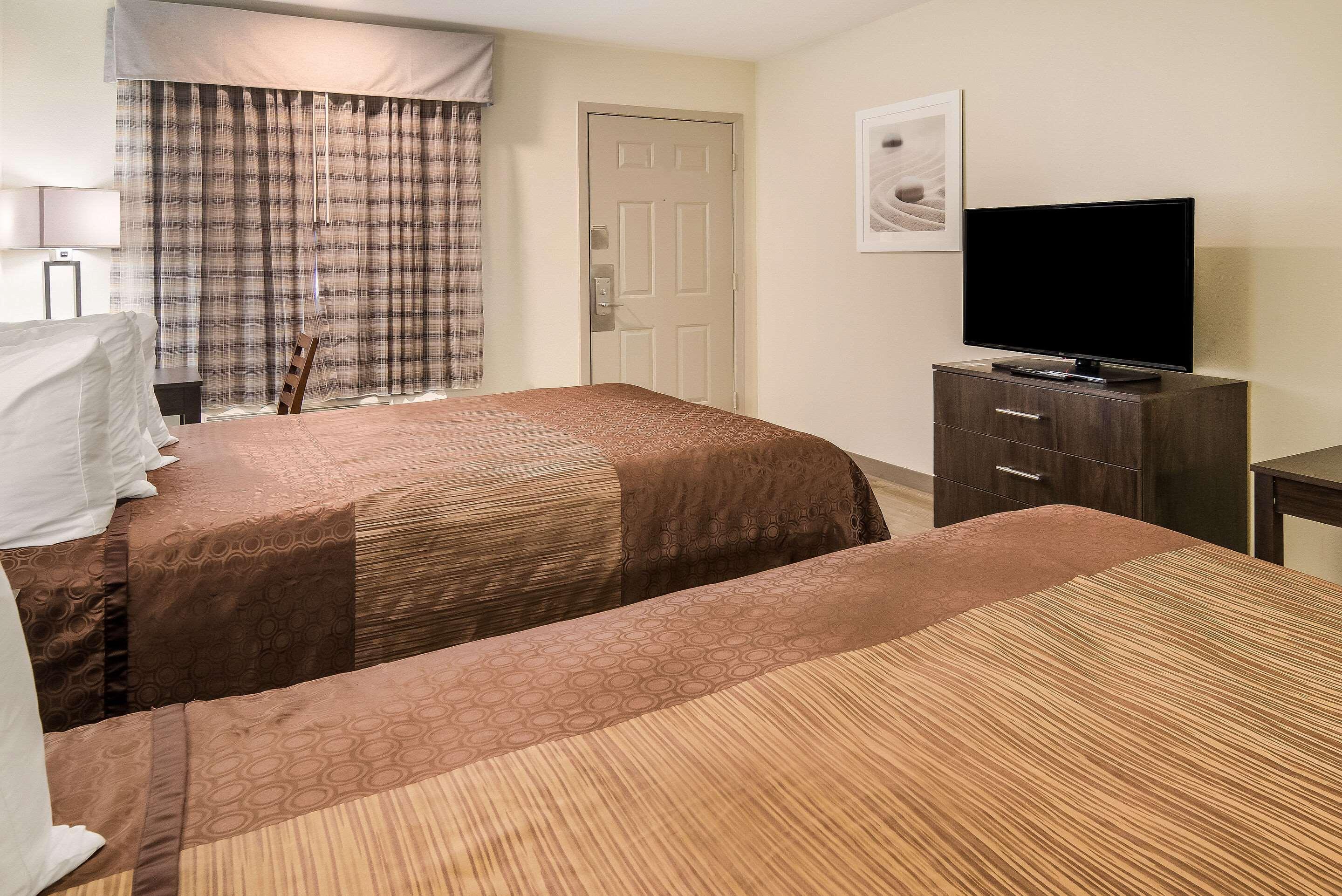 Quality Inn & Suites Dallas-Cityplace Exterior photo